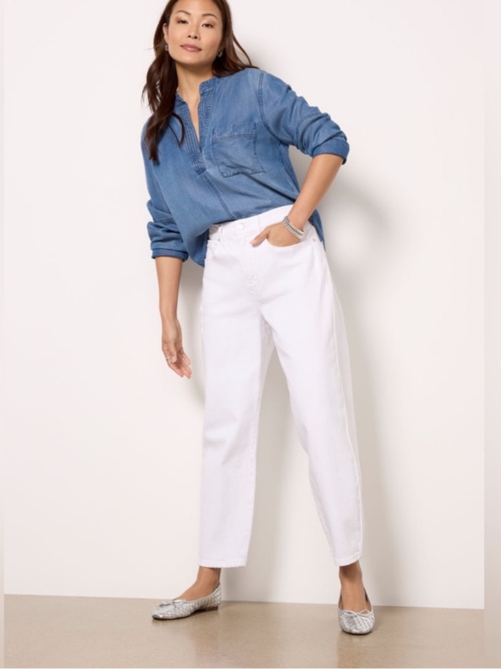 Evereve Ever Vintage High Rise Barrel Jeans in White (Size 25)
